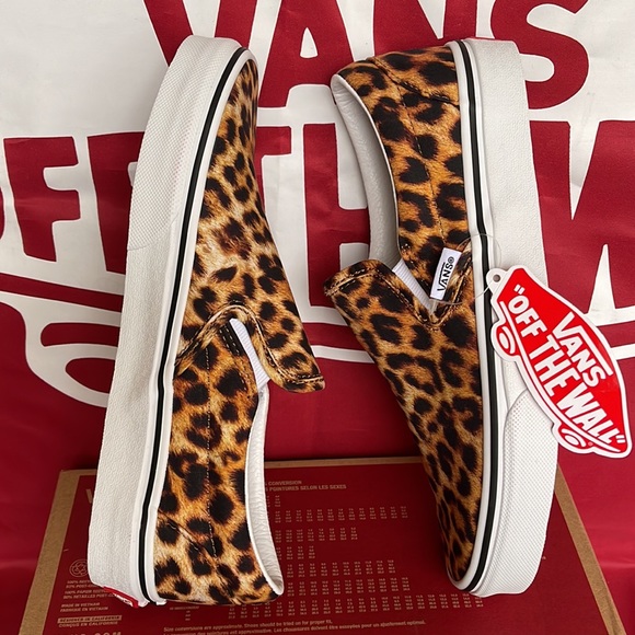 Vans Classic Slip-On
(Leopard) Black/Truewhite
VNOA5A08316
WMNS sneakers - Picture 12 of 16